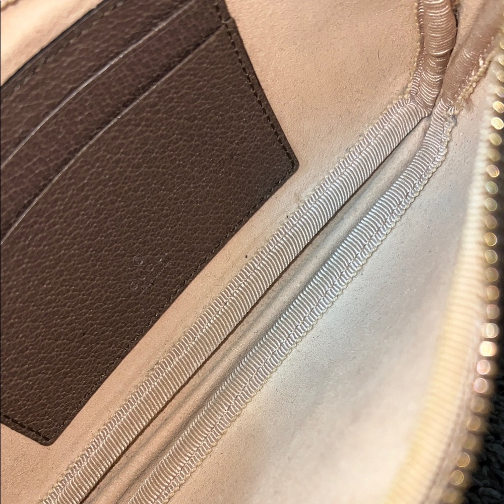 3304 Gucci Beige and Brown Logo Crossbody Bag - Picture 4 of 8